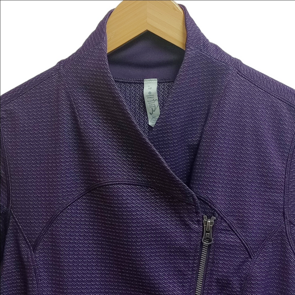🆕LULULEMON PRECISION PURPLE LILAC CHAIN LINK DEEP ZINFANDEL ASYMMETRICAL JACKET - Picture 3 of 14